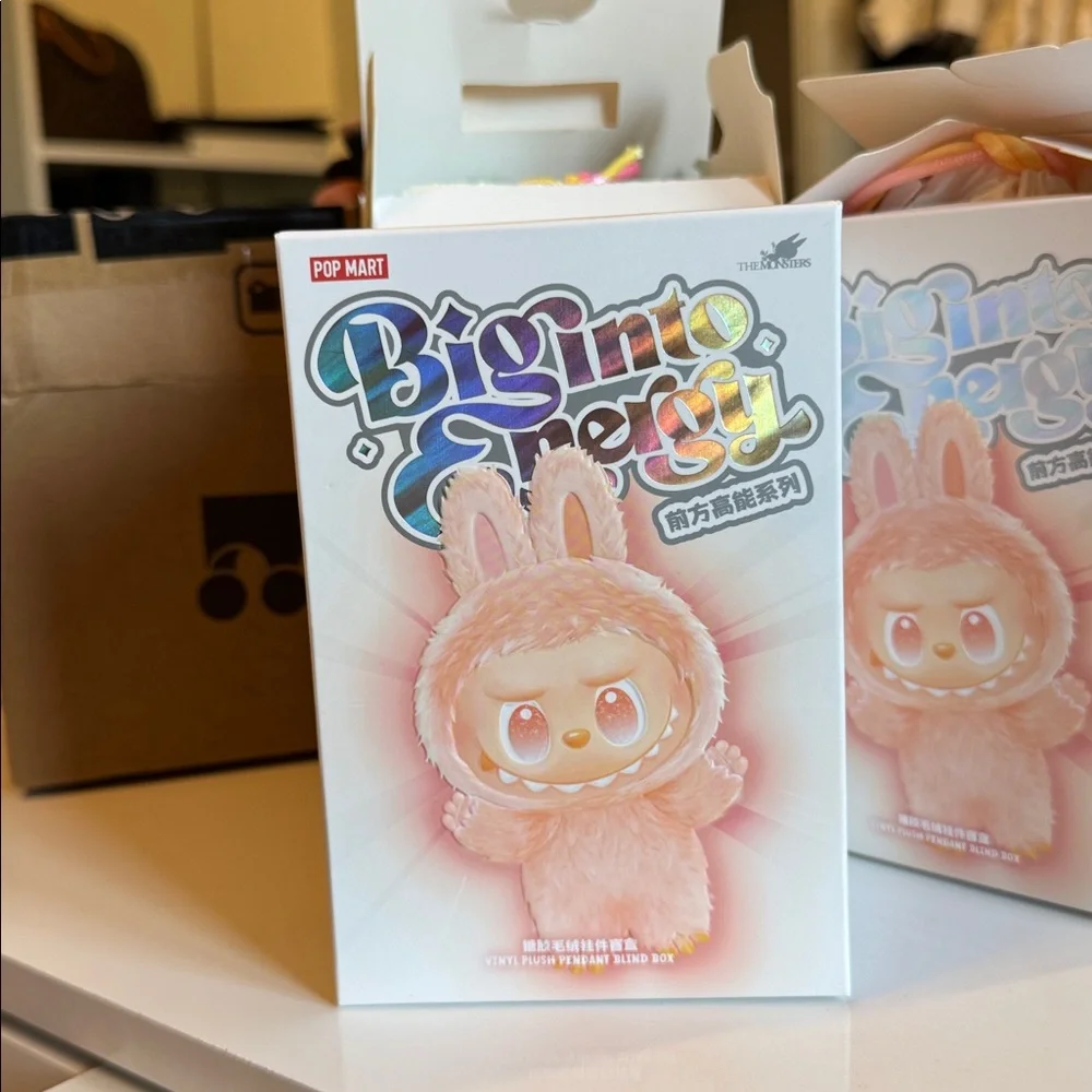 POPMART Labubu HAPPINESS Big Into Energy The Monsters Blind Box Keychain - Picture 6 of 9